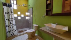 Casa 1 Hab. c/Aire + Piscina + Skate Bowl + Parqueo Cubierto