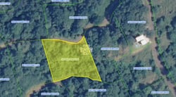Lote Privado con Vista a la Montaña y Árboles Nativos en Marbella